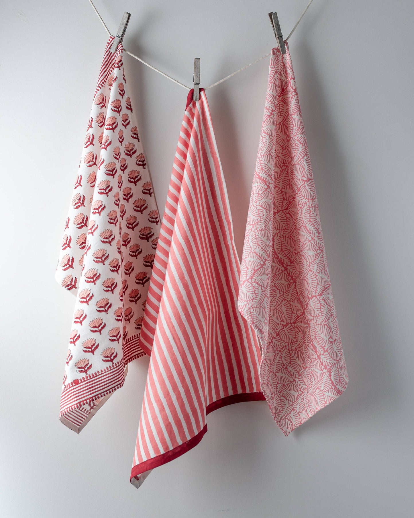 Leaf Bergonia Pink tea towel
