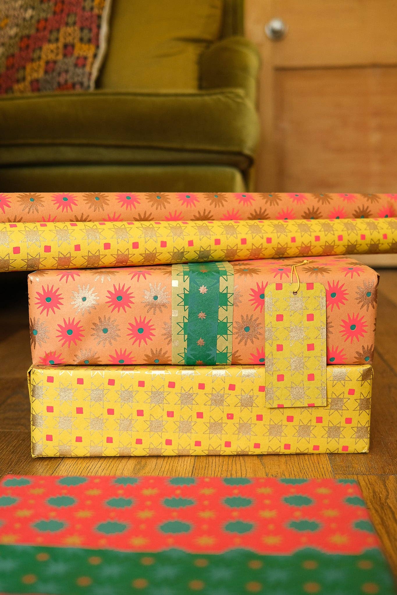 Festive Gift Wrap: Yellow Christmas Quilt