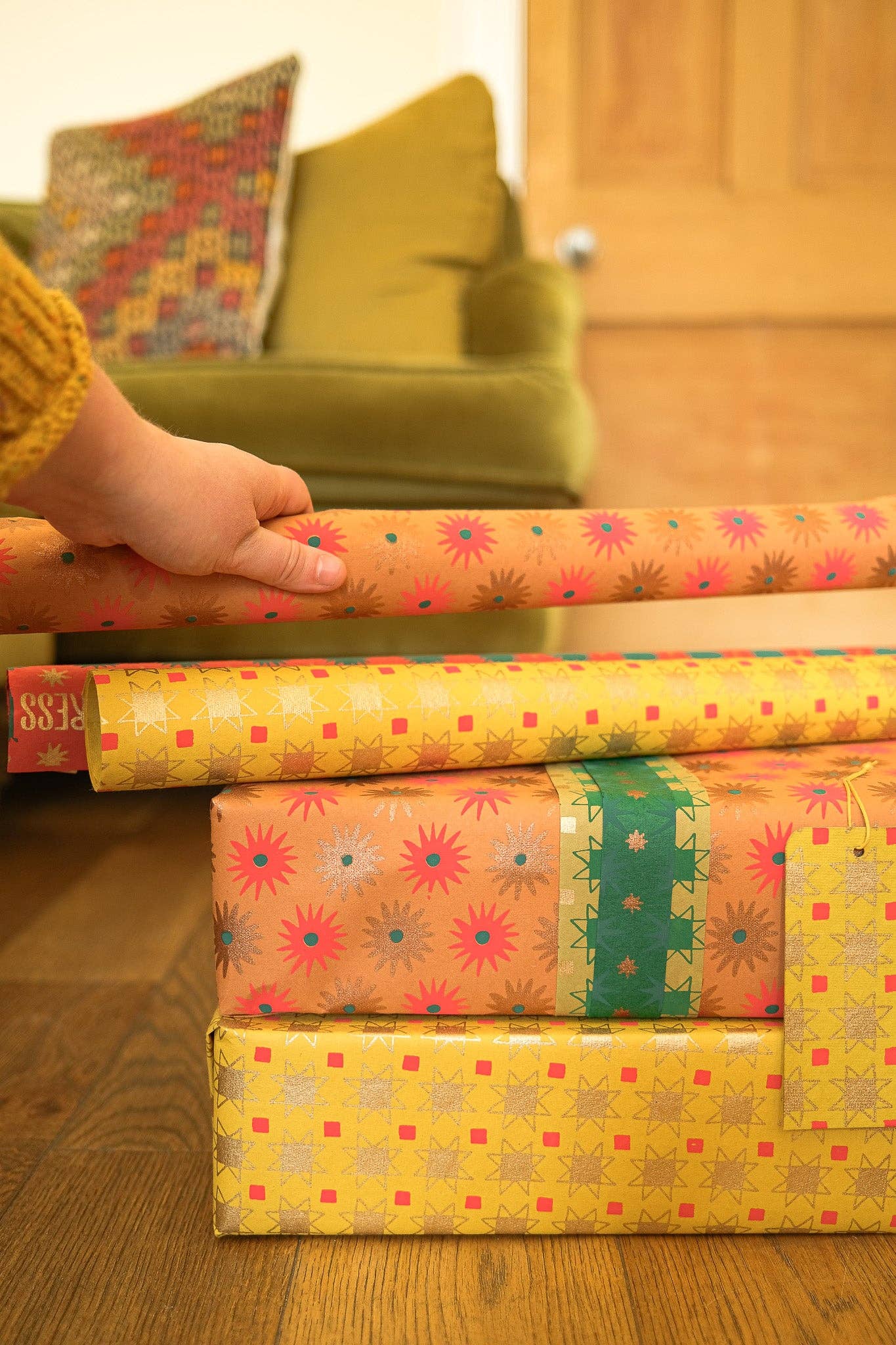 Festive Gift Wrap: Yellow Christmas Quilt
