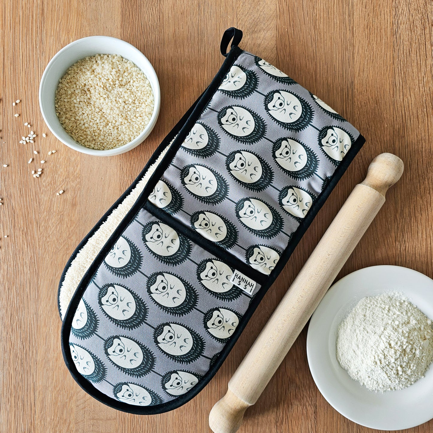 Hannah Issi Hedgehog Double Oven Glove