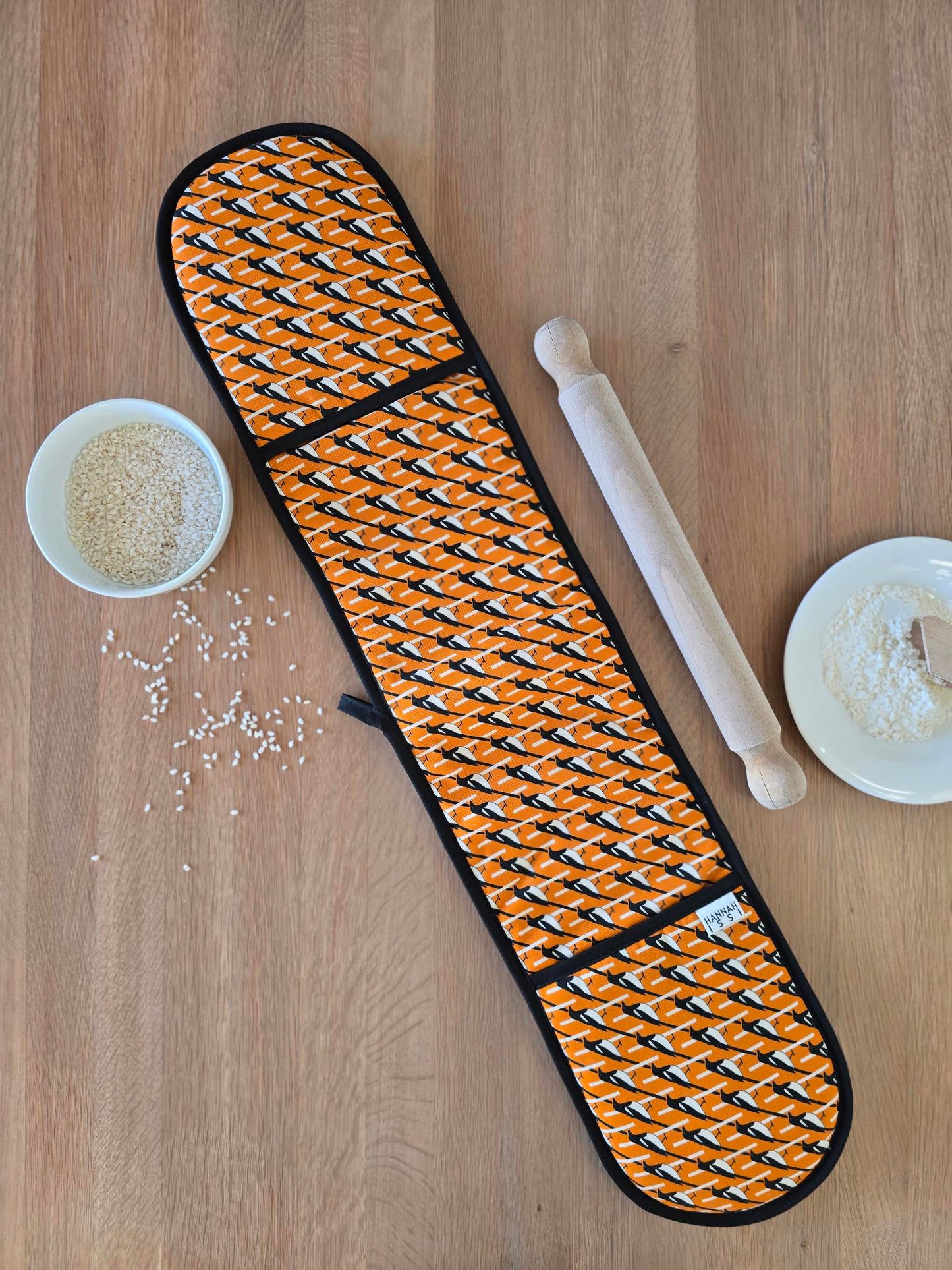 Hannah Issi Magpie Double Oven Glove