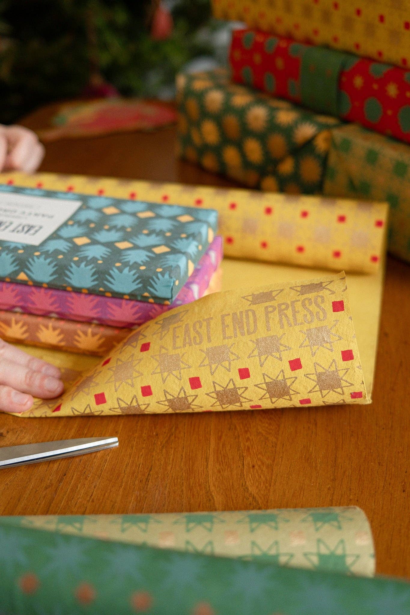 Festive Gift Wrap: Yellow Christmas Quilt