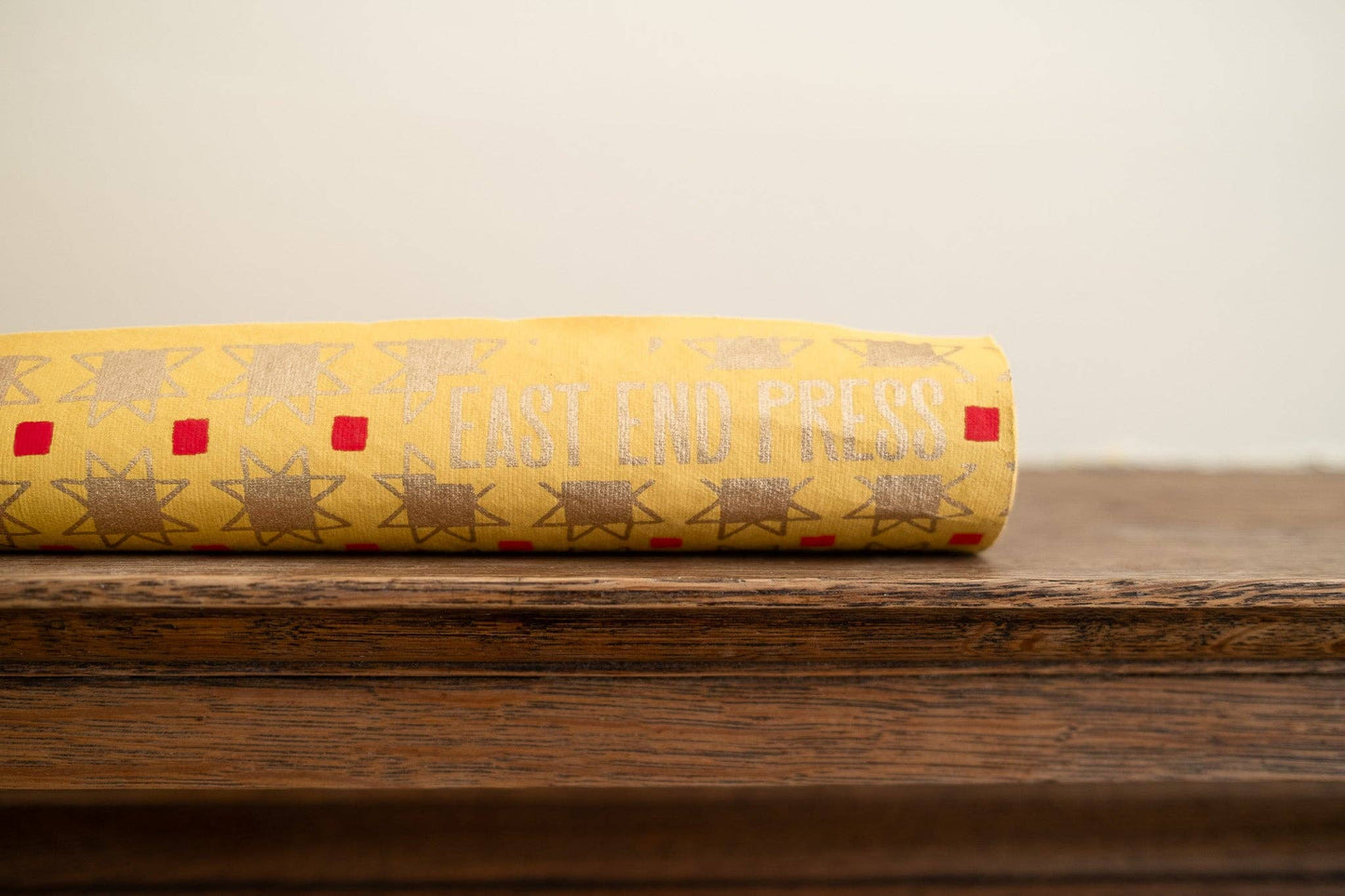 Festive Gift Wrap: Yellow Christmas Quilt